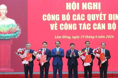 Lâm Đồng điều động và bổ nhiệm nhiều cán bộ chủ chốt