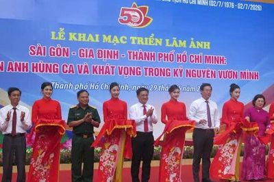 Triển lãm ảnh tái hiện hành trình 50 năm TP Hồ Chí Minh mang tên Bác