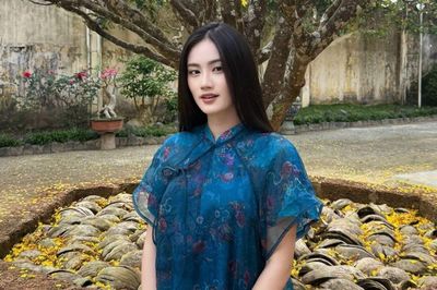 Hoa hậu Ý Nhi về quê cùng bố đi công trình xây dựng
