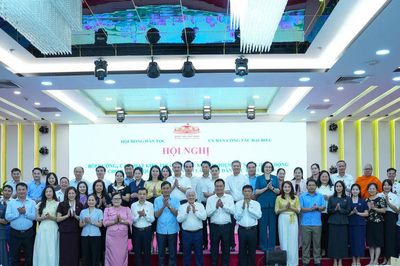 Chia sẻ kinh nghiệm, kỹ năng hoạt động cho đại biểu Quốc hội là người dân tộc thiểu số