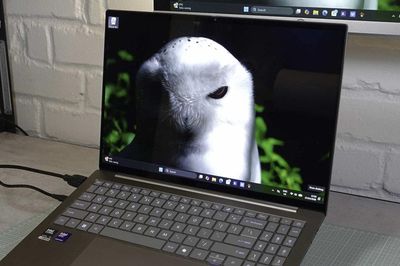 Acer Swift 16 AI: Bước tiến mới với chip Panther Lake và màn hình OLED 2.8K
