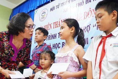 43 trẻ em Đà Nẵng nhận học bổng và hỗ trợ từ chương trình 'Mẹ đỡ đầu'