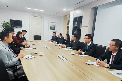 Bí thư Tỉnh ủy Trần Tiến Dũng làm việc với Đại sứ quán Singapore tại Việt Nam