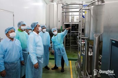 Đoàn đại biểu cấp cao tỉnh Champasak (Lào) thăm, làm việc tại một số doanh nghiệp trên địa bàn Đồng Nai