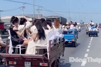 Xử lý 4 tài xế xe ba bánh đưa dâu vi phạm giao thông, tịch thu 3 xe không giấy tờ