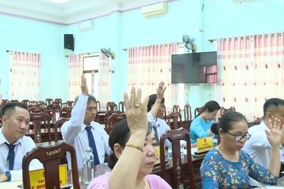 HĐND xã Tây Sơn thông qua nghị quyết về sắp xếp, tổ chức lại thôn