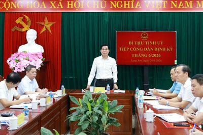 Đồng chí Bí thư Tỉnh ủy tiếp công dân định kỳ tháng 6