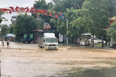 CẢNH BÁO: Lào Cai có mưa dông diện rộng, nguy cơ lốc, sét, mưa đá và mưa lớn cục bộ trong vài giờ tới