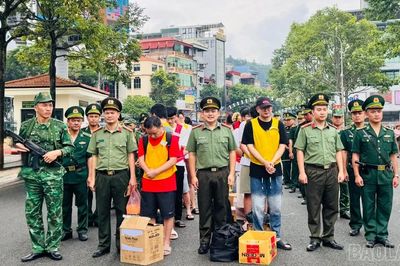 Lào Cai: Bàn giao 19 đối tượng Trung Quốc lập 'đại bản doanh' lừa đảo trực tuyến