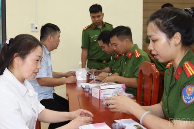 100% cán bộ, công chức phường Âu Lâu được kiểm tra ma túy