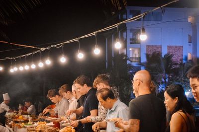 Cá kho tộ làm say lòng du khách quốc tế