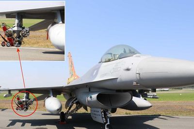 NATO trang bị rocket cho F-16 diệt UAV và Mỹ tấn công 10 mục tiêu tại Iran