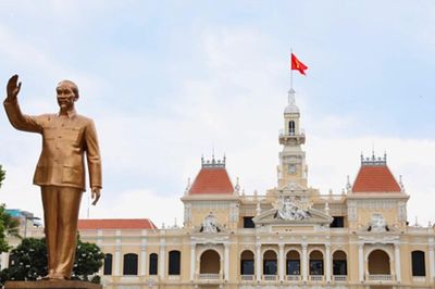 TP Hồ Chí Minh - 50 năm rạng rỡ tên Người