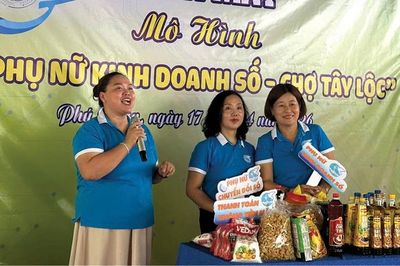 Giúp hội viên phụ nữ bán nông sản