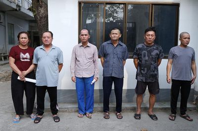 Khởi tố nhóm đối tượng lừa bán tượng Phật bằng đồng đen giả