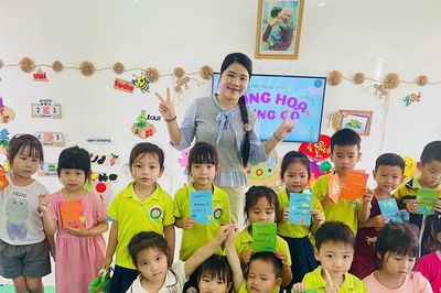 Bộ GD-ĐT: Giáo viên mầm non đang chịu áp lực cao về cường độ lao động
