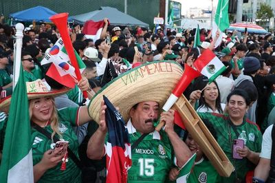World Cup phá vỡ nỗi sợ hãi ở 'thủ phủ Mexico' tại Los Angeles