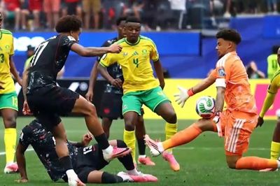 Đội tuyển Canada lần đầu vào vòng 1/8 World Cup