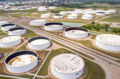 Giá dầu tăng sau các cuộc tấn công mới giữa Mỹ - Iran