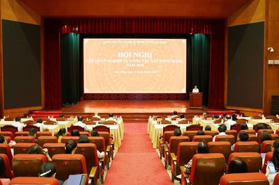 Gần 200 học viên được tập huấn nghiệp vụ về công tác xây dựng Đảng