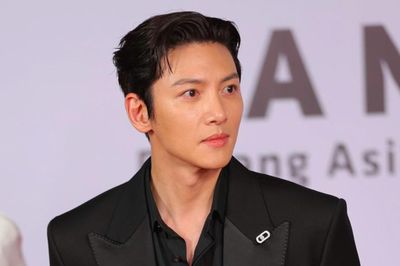 Ji Chang Wook chiếm trọn spotlight, dàn sao quốc tế đổ bộ LHP châu Á Đà Nẵng