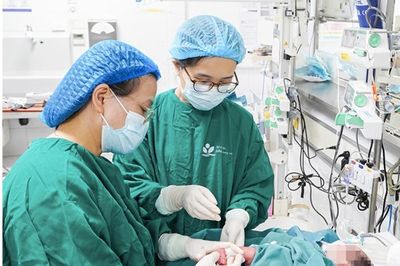 25 người hiến máu mới cứu được bé sơ sinh người Ghana mắc bệnh tan máu cực hiếm