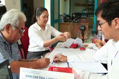 Giảm tuổi hưởng trợ cấp hưu trí xã hội xuống 70
