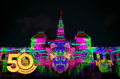 Mãn nhãn màn 3D Mapping mừng 50 năm thành phố mang tên Bác