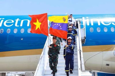 124 cán bộ cứu hộ Việt Nam đã đến Venezuela