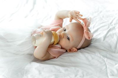Khi nào trẻ thực sự cần đổi sữa?