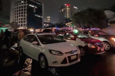 CĐV Mexico 'náo loạn' khách sạn tuyển Ecuador đóng quân