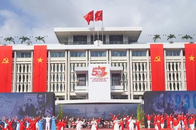 [Ảnh] Thành phố Hồ Chí Minh tổng duyệt Lễ kỷ niệm 50 năm thành phố mang tên Bác Hồ