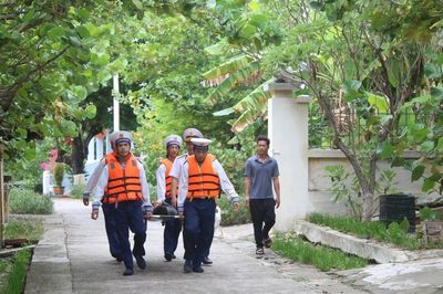 Bệnh xá đảo Song Tử Tây khẩn trương cấp cứu ngư dân bị giảm áp cấp tính mức độ nặng