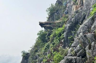 Từ 1-7, tạm dừng đón khách tham quan 'Mỏm đá sống ảo' ở Mã Pì Lèng