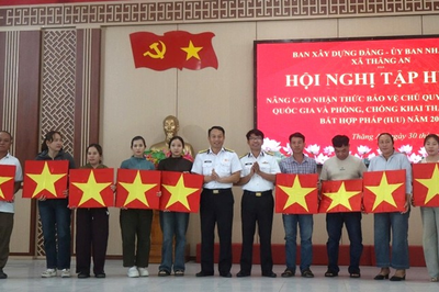 Vùng 3 Hải quân tuyên truyền biển, đảo cho cán bộ, đảng viên, ngư dân xã Thăng An (TP Đà Nẵng)
