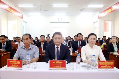 Đà Nẵng khai giảng lớp Trung cấp lý luận chính trị dành cho cán bộ Trung - Nam Lào