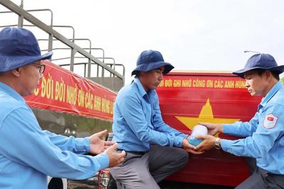Đón hài cốt liệt sĩ hy sinh tại Campuchia về nước