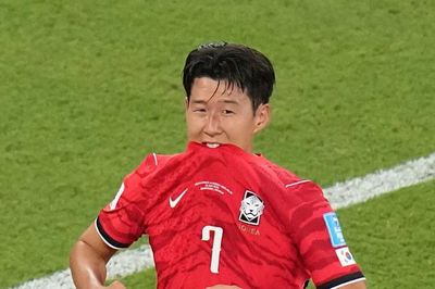 Son Heung-min cầu xin 'đừng làm tổn thương tuyển Hàn Quốc'