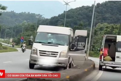 Biến lòng đường thành bến bãi tự phát - Hệ lụy từ sự tùy tiện