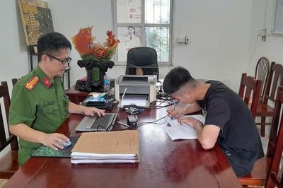 Phê chuẩn khởi tố nam thanh niên dùng dao bấm đâm người