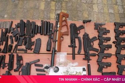 Bắt 30 đối tượng trong đường dây mua bán vũ khí quân dụng 'khủng'