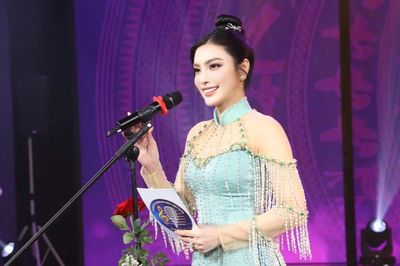 Áo dài Việt Nam: Dấu ấn nghệ thuật trên hành trình của Kim Huyền Sâm