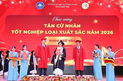 Trường Đại học Sư phạm Hà Nội trao bằng cử nhân tốt nghiệp năm 2026