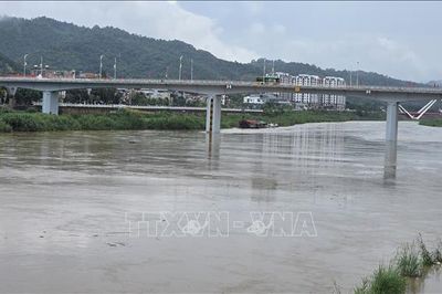 Nước sông tại Lào Cai đang lên, nguy cơ gây ngập lụt một số vùng trũng thấp