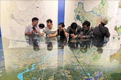 Triển lãm quy hoạch 3D Hà Nội vẫn hút khách ngày thứ hai