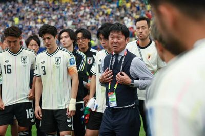 Tuyển Nhật Bản chia tay World Cup trong nước mắt
