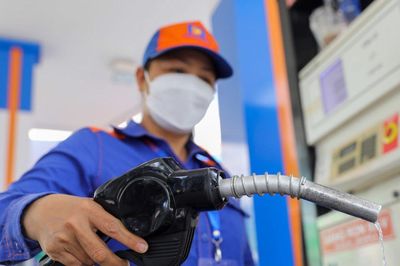 Giá xăng dầu hôm nay 30/6: Thị trường thế giới tăng nhẹ