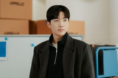 Kang Hoon vào vai CEO tài giỏi nhưng vụng về trong tình yêu ở phim mới
