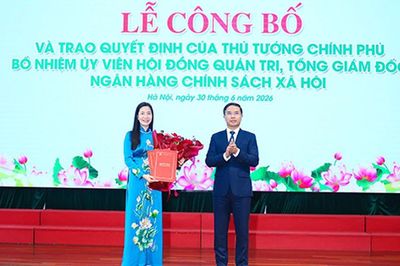 Tân Tổng Giám đốc Ngân hàng Chính sách xã hội Nguyễn Thị Hằng nhận nhiệm vụ