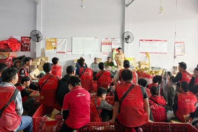 Tuyên truyền Luật Trật tự, an toàn giao thông đường bộ cho shipper